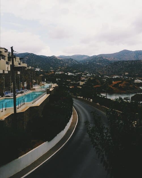Celebrity Real Estate Trends: A-Listers and the US Housing Market in 2025